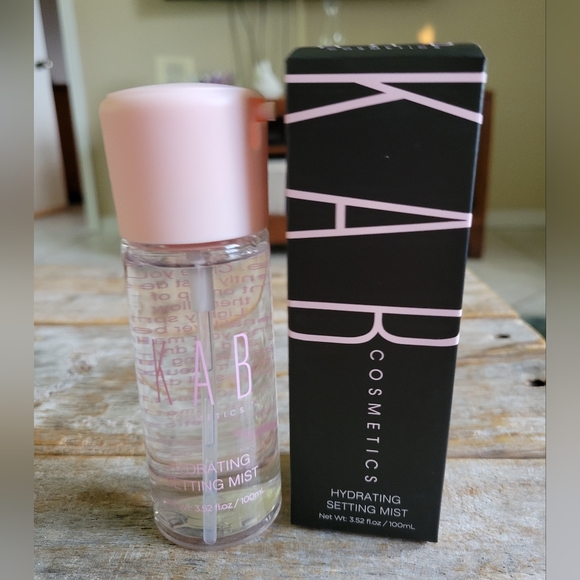 KAB Cosmetics Hydrating Facial Setting Mist - Picture 3 of 3